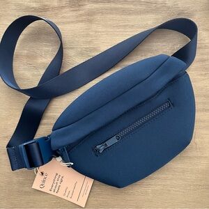 NWT Quince All-Day Neoprene Navy Blue Belt Bag